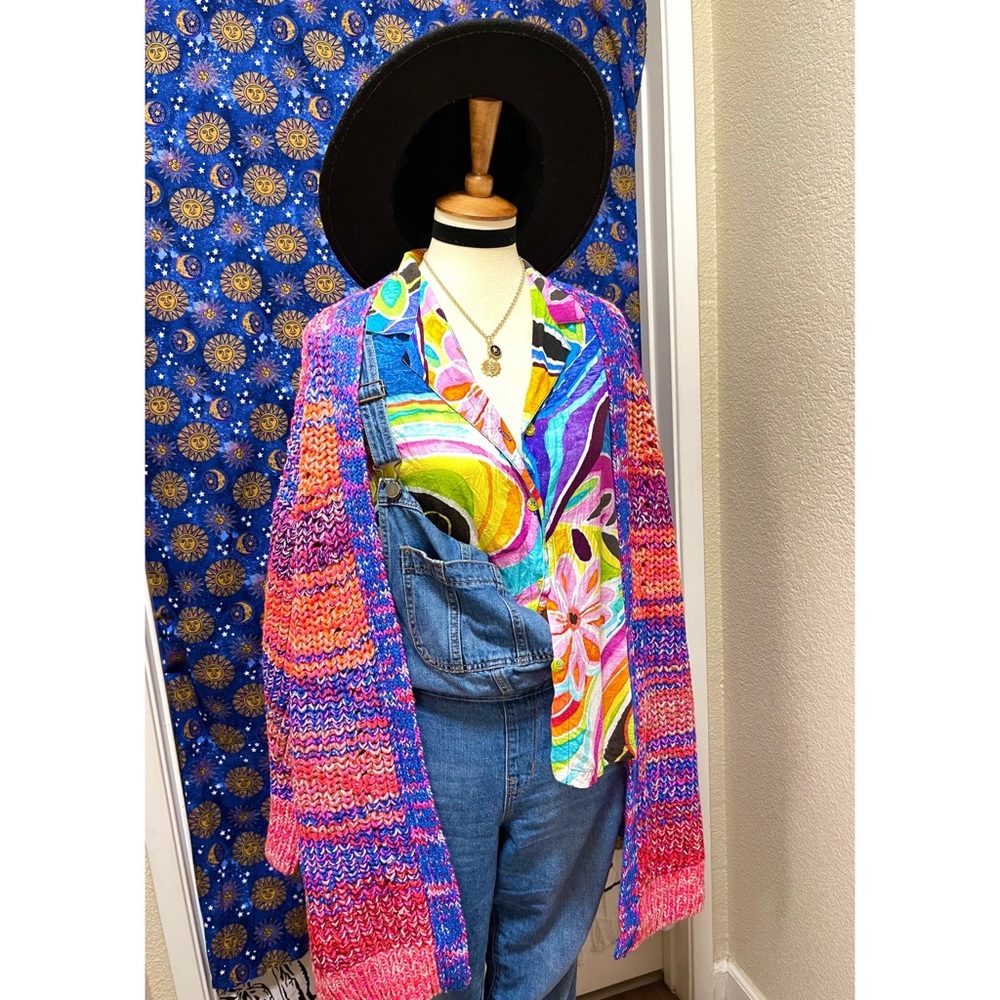 🌈 SOLD Gorgeous Jams rainbow flower top - Picture 12 of 12